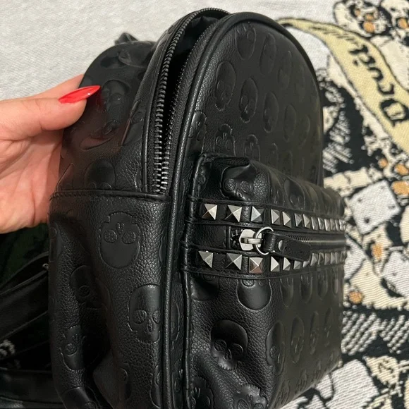STUDDED SKULL MINI BACKPACK - Picture 5 of 5